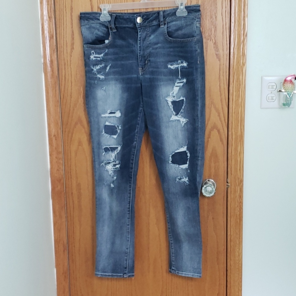 American Eagle Distressed High-Rise Jegging